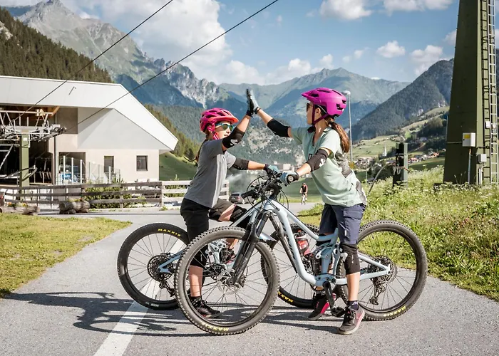 Valrunzhof Direkt Am Seilbahncenter Agroturismo *