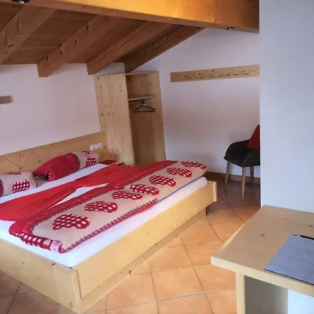 Valrunzhof Direkt Am Seilbahncenter Farm stay